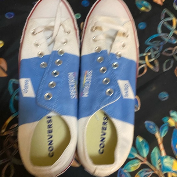 Converse in a mens  US 12 - Picture 8 of 9